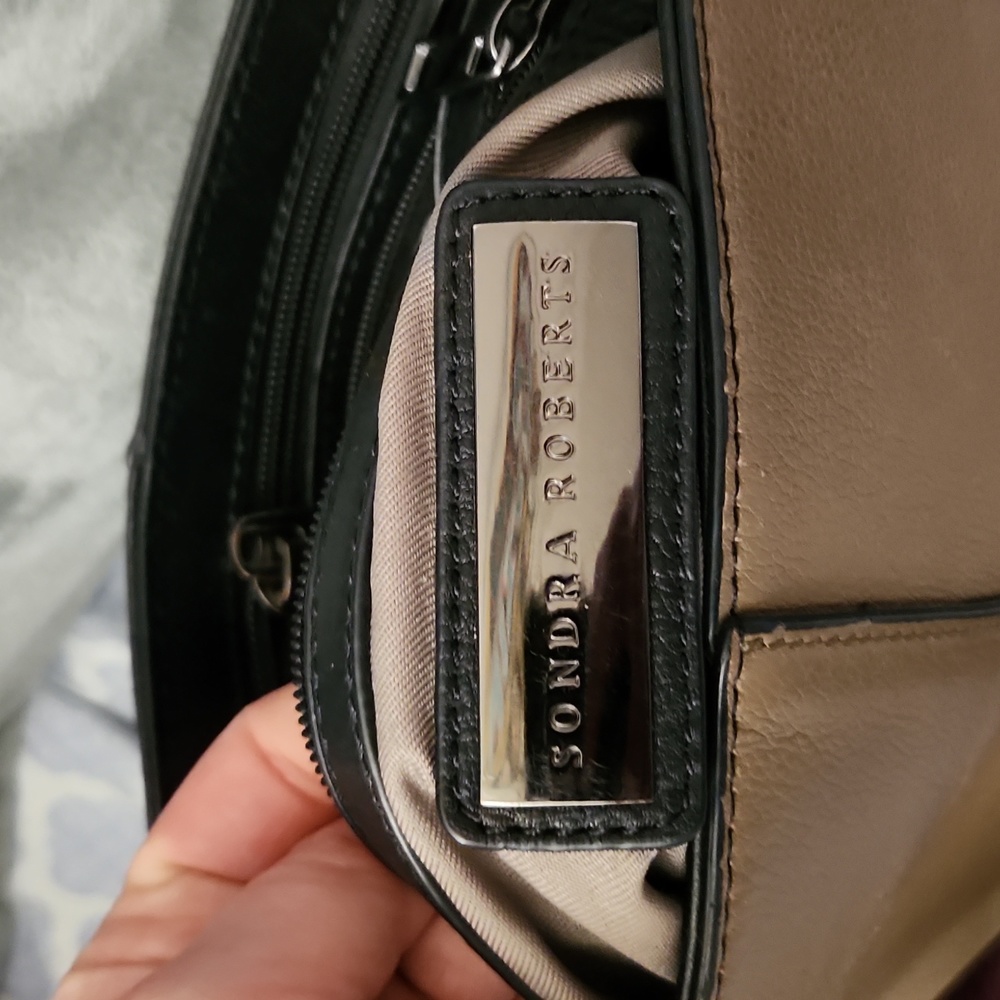 Sondra Roberts Genuine Leather Crossbody - Picture 5 of 7